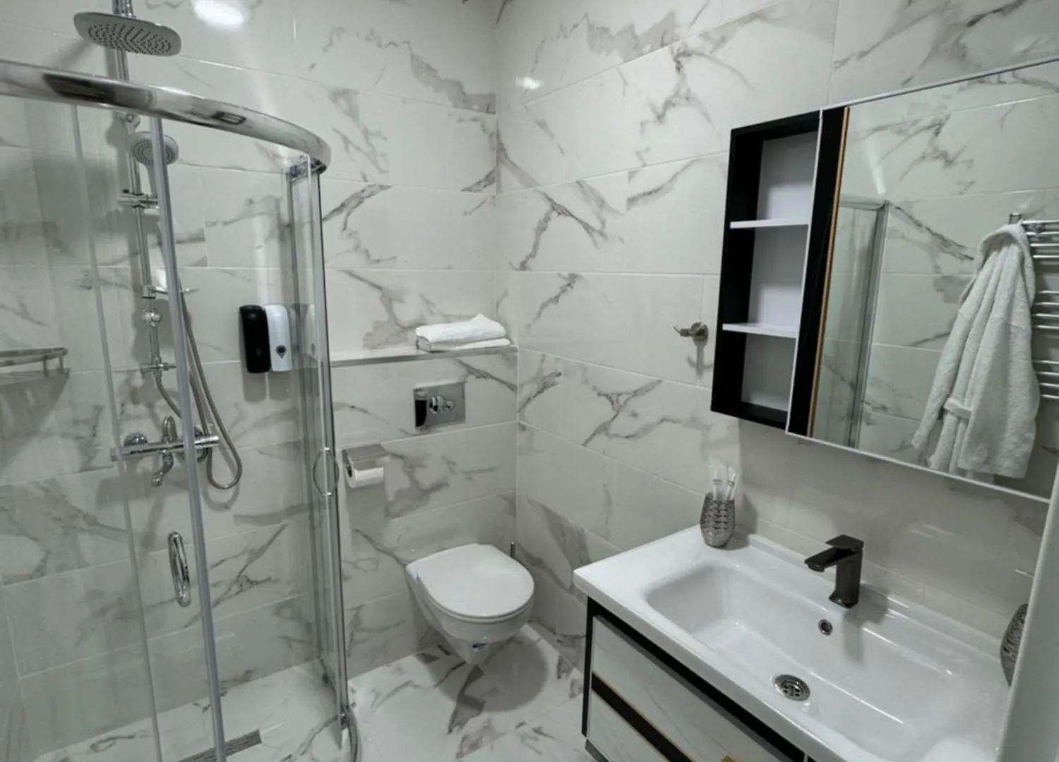 Tropical Garden Apartments 바투미